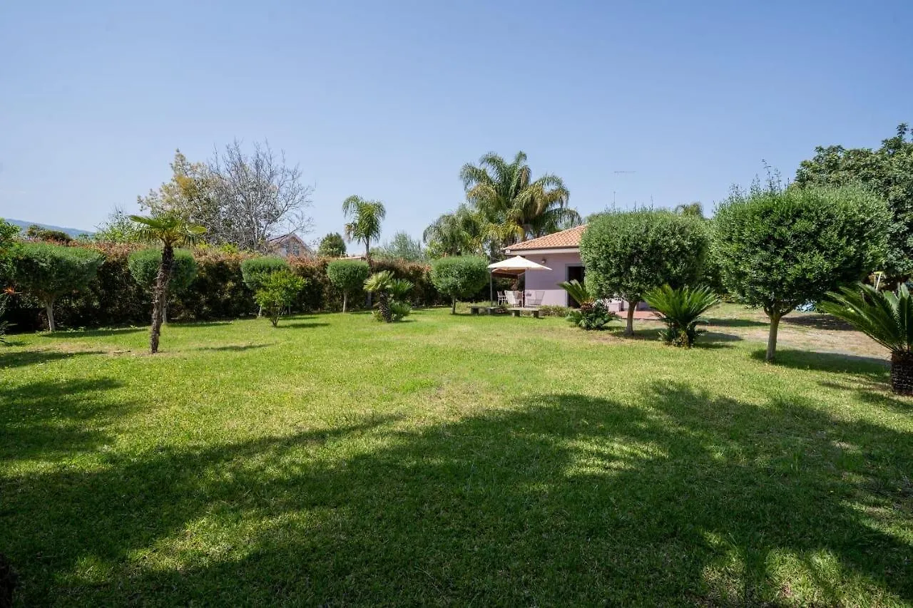 Villa Green Place Mascali